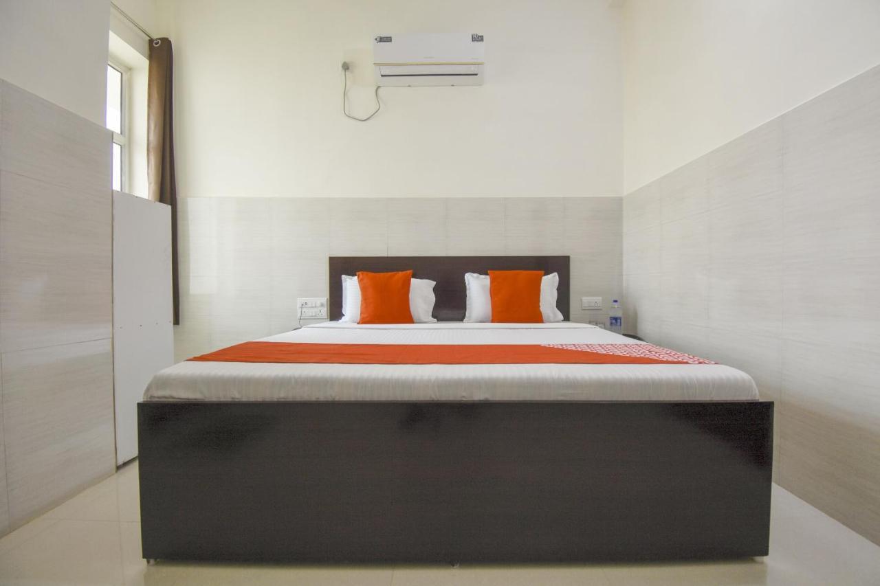 Flagship 75751 Hotel Surya Bahadrabad Екстер'єр фото