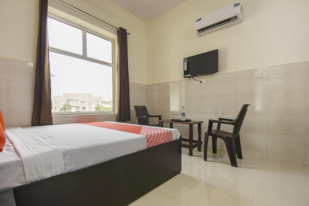 Flagship 75751 Hotel Surya Bahadrabad Екстер'єр фото